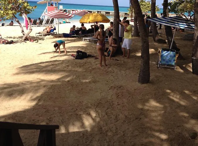 Club-delux Seaside Aparthotel